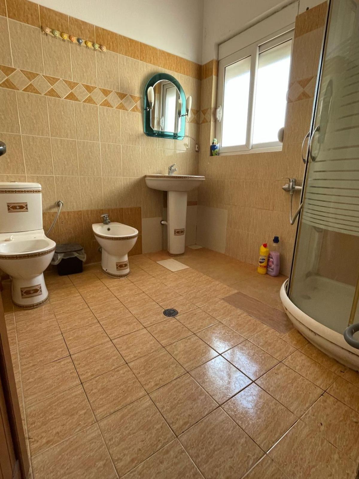 Guest House Ilir Berat Exterior photo